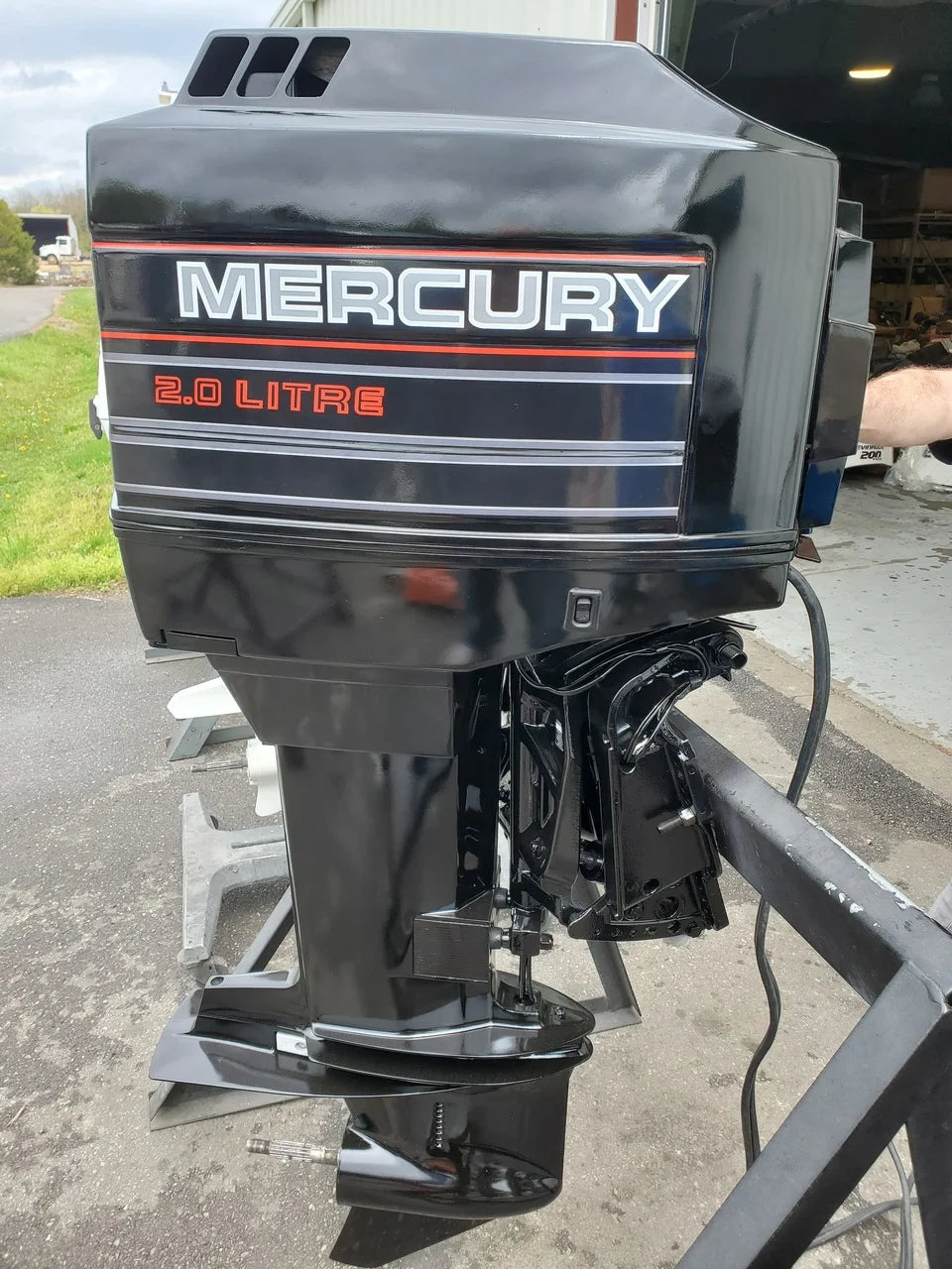 1995 Mercury 150 HP 6-Cylinder Carbureted 2-Stroke 25″(X) Outboard Motor